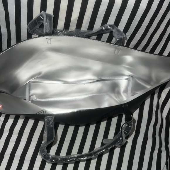Victoria’s Secret tote bag‎ - Picture 3 of 3